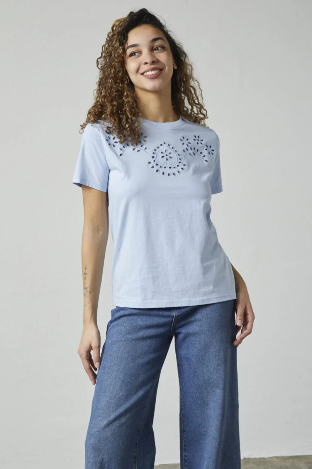 Sisters Point 18594 Hyla-ss T-Shirt